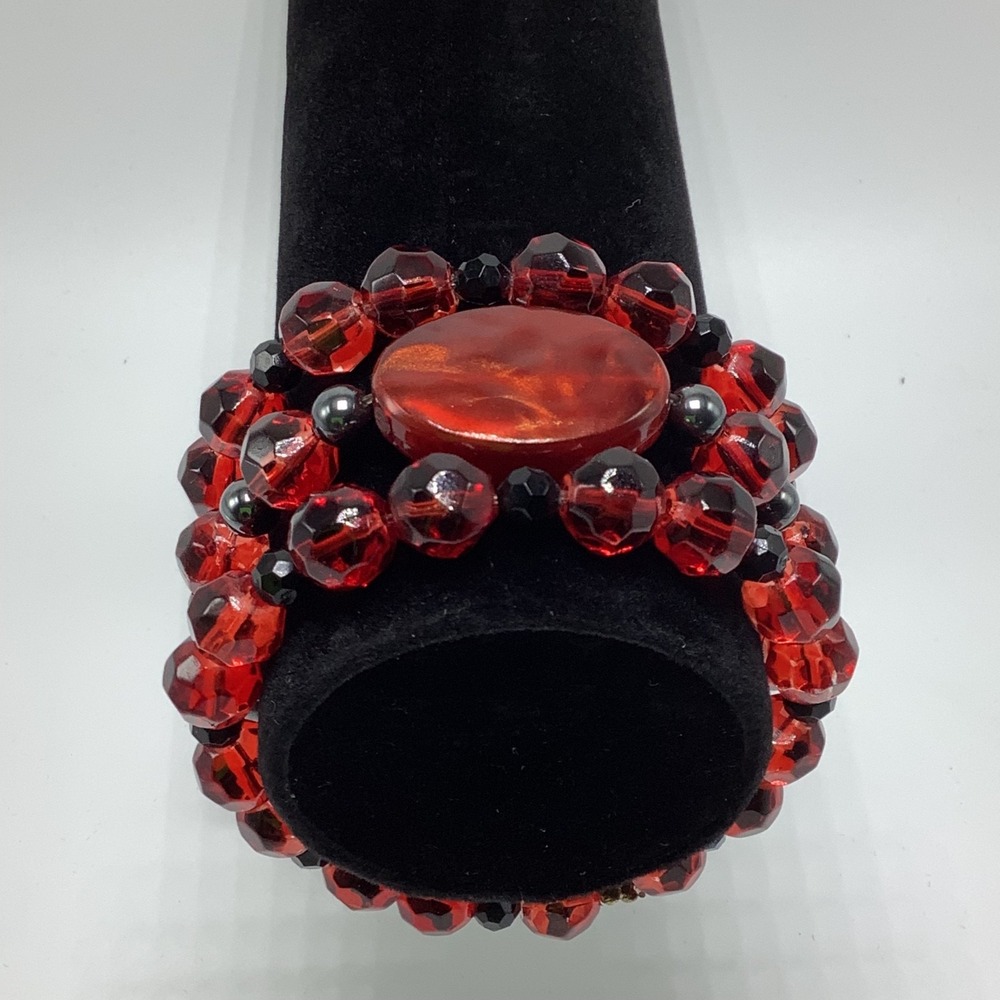 Red, Black & Hematite Beaded Stretch Bracelet w/ Large Central Oval Bead